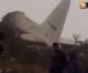 Mueren 103 personas al estrellarse un avión militar en Argelia.