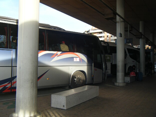 Imagen de un autobús en la estación de Huesca
