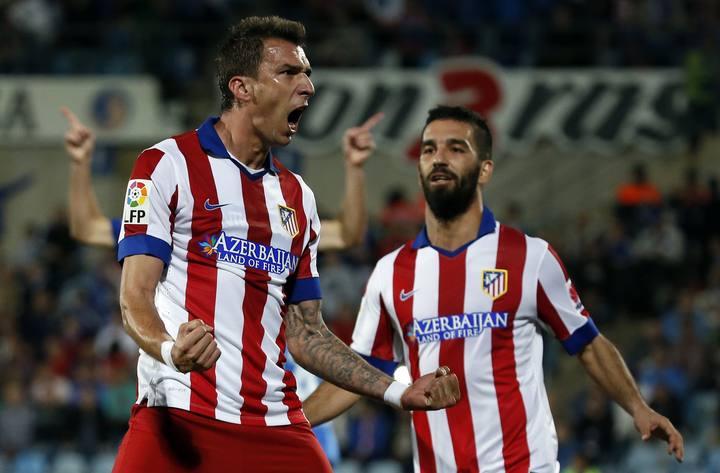 "SuperMario" Mandzukic celebra el gol ante el Geta.