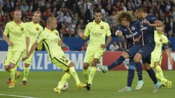Primer gol encajado por el Barça esta temporada, obra de David Luiz a balón parado.