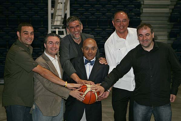 Andrés con su equipo de comentaristas para el Baloncesto