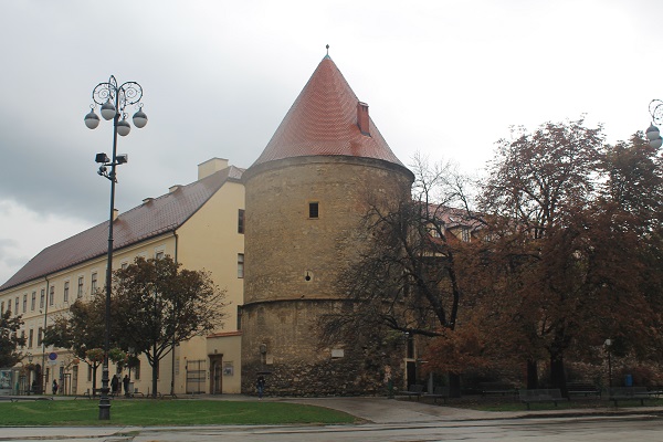 Restos de la antigua muralla que cercaba la catedral de Zagreb.