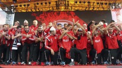 La selección de Albania celebrando su pase a la fase final el domingo en Tirana.