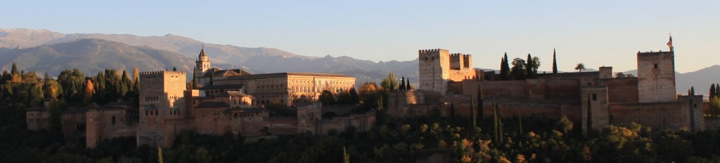 La Alhambra vista desde el Mirador de San Nicolás al atardecer