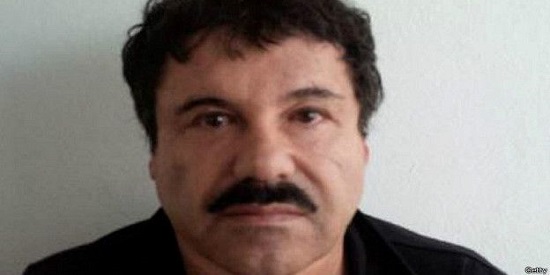 Adán Barrera, al antagonista de "El Cártel" es el Chapo Guzmán.